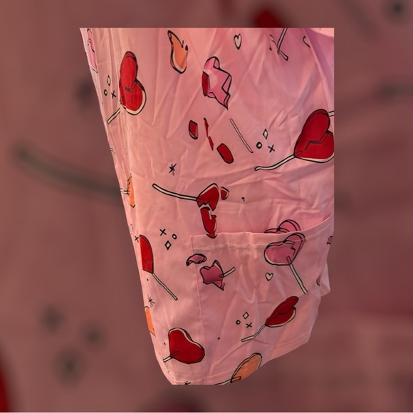 Pink Heart Patterned V-Neck Scrubs Top - Picture 6 of 6
